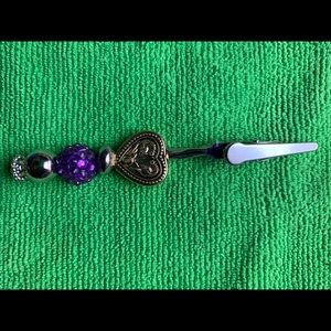 Heart Roach clip
